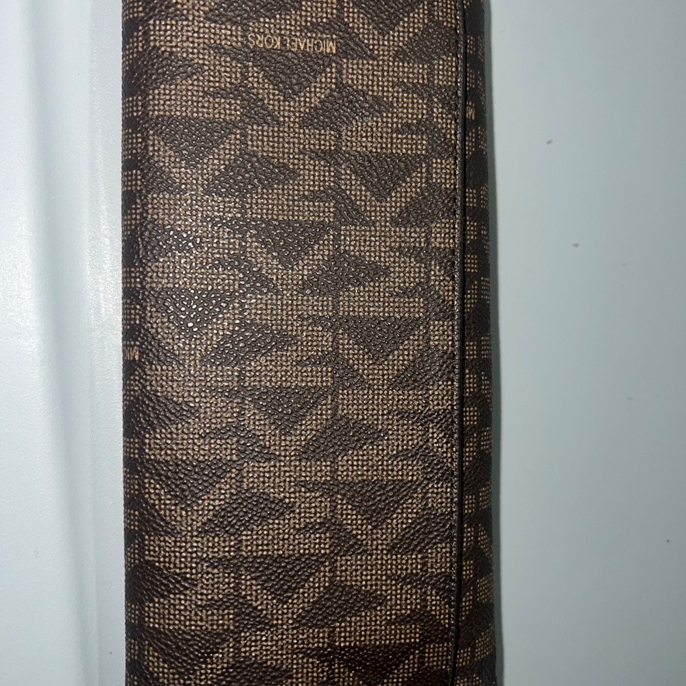 Michael Kors Jet Set Travel Large Logo Wallet - Picture 2 of 4
